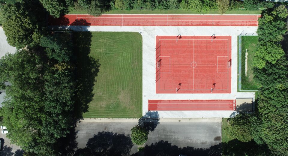Mehrzwecksportplatz von oben