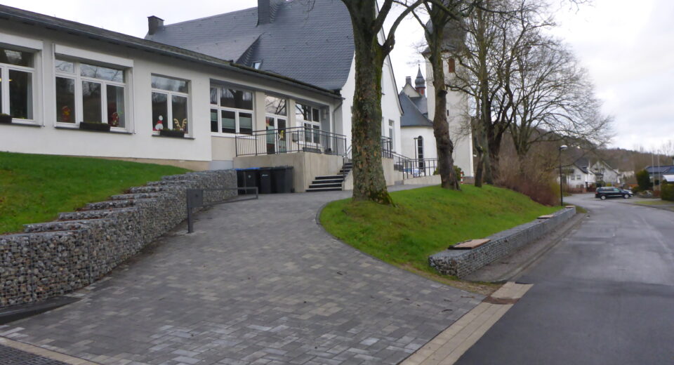 Neugestaltung Außenanlagen