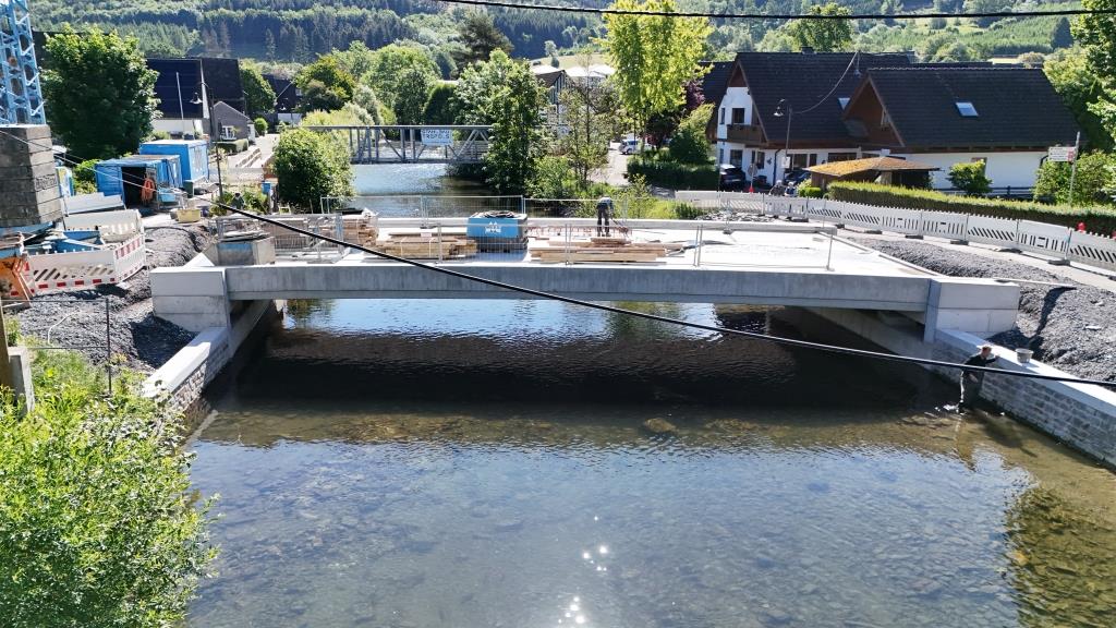 Brückenneubau über die Lenne in Saalhausen