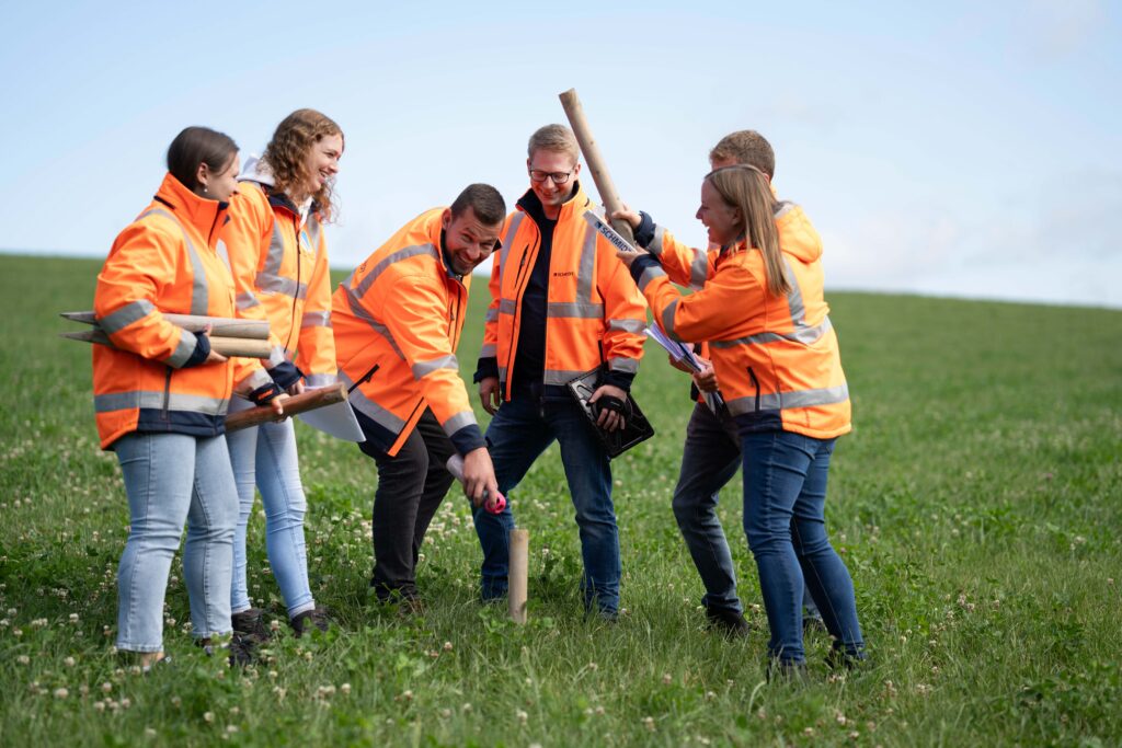 Das Team vom Ingenieurbüro Schmidt im Einsatz auf der Baustelle.